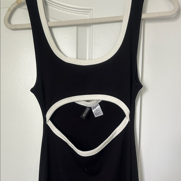 H&M Black Maxi Dress with White Accents - Picture 3 of 4